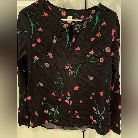 GAP Tops - Gap Floral Long sleeve Medium Black